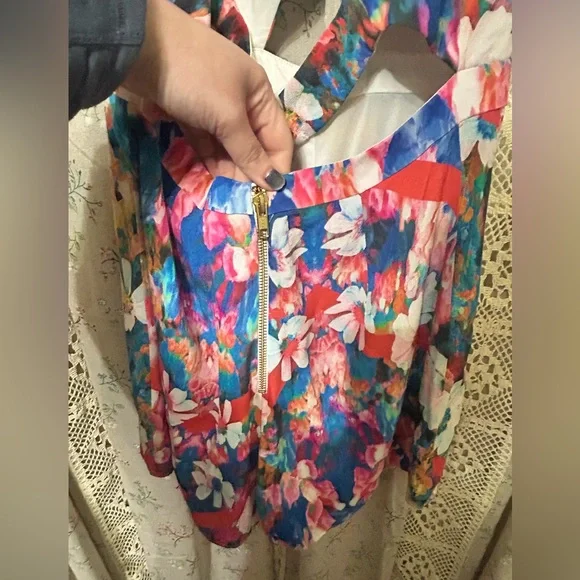 Revolve NBD x The Naven Twins Floral Cutout Romper Size Small EUC‎ - Picture 6 of 10